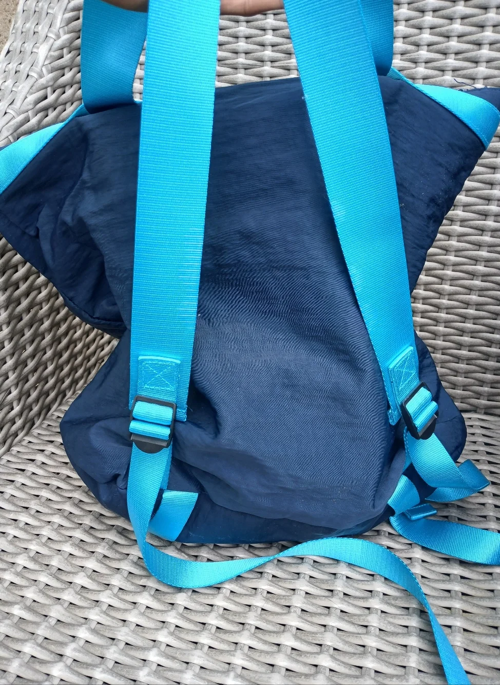 Danskin Convertible Sholder /backpack with Bright Turquoise Straps